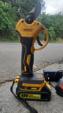 Tesoura Elétrica Sem Fio de Poda com Brushless Jardinagem - Imagem 2