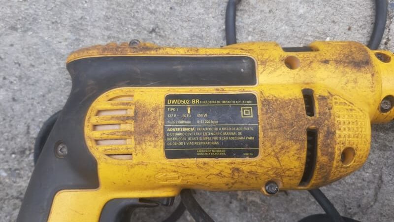 Furadeira de Impacto 13mm Dewalt DWD502 Potência 650W - Imagem 2
