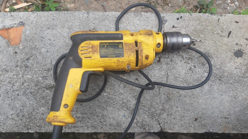 Furadeira de Impacto 13mm Dewalt DWD502 Potência 650W - Imagem 3
