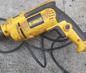 Furadeira de Impacto 13mm Dewalt DWD502 Potência 650W